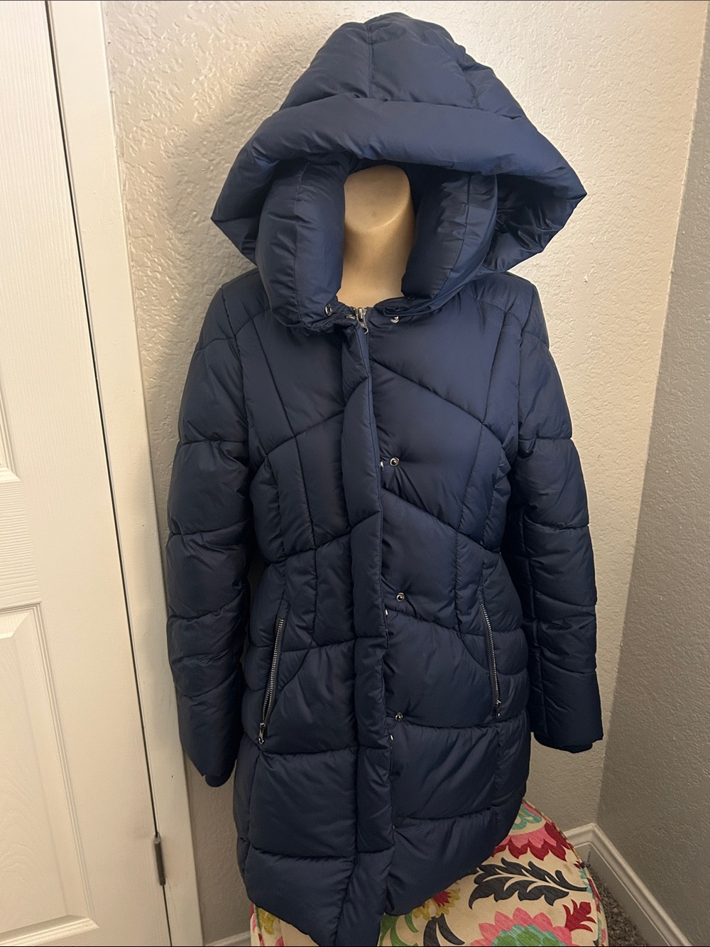 Women’s Navy Puffer Coat with Hood size S
